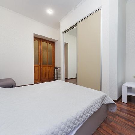 Apartment Zhukovskogo 17 Odesa Exterior foto