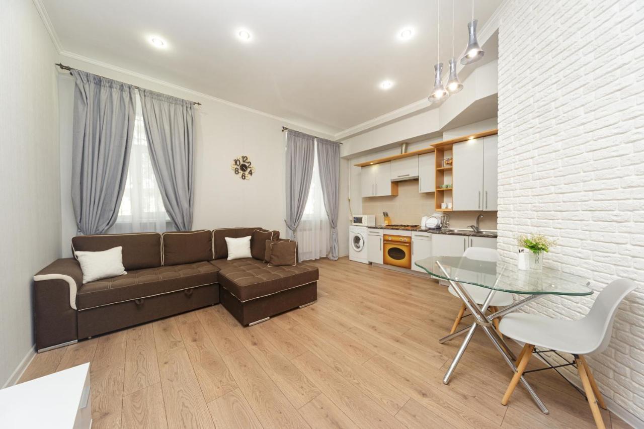 Apartment Zhukovskogo 17 Odesa Exterior foto
