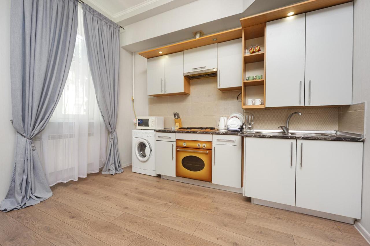 Apartment Zhukovskogo 17 Odesa Exterior foto