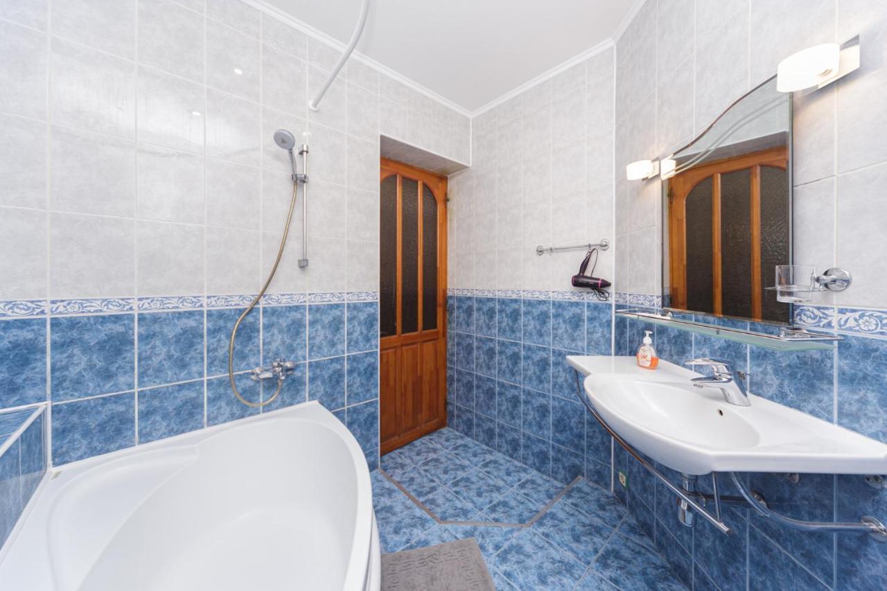 Apartment Zhukovskogo 17 Odesa Exterior foto