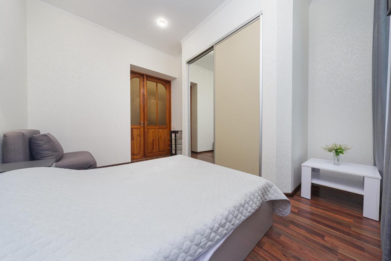 Apartment Zhukovskogo 17 Odesa Exterior foto