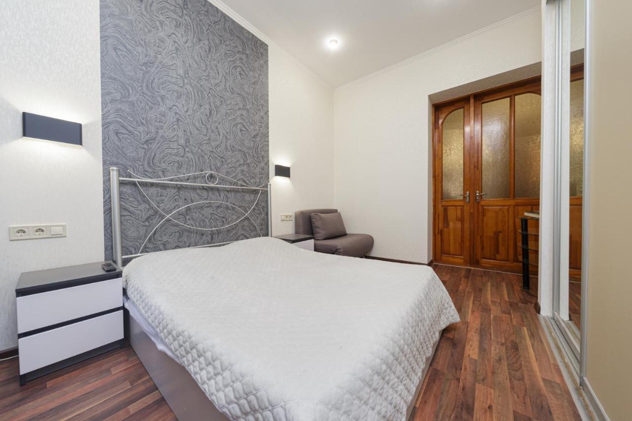 Apartment Zhukovskogo 17 Odesa Exterior foto